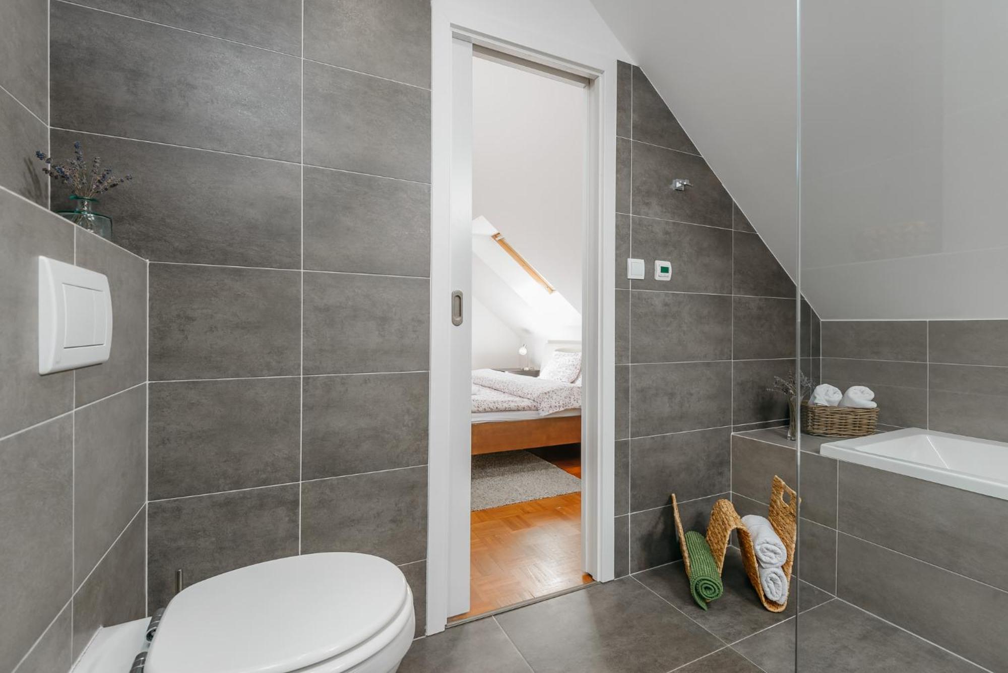 Roy 2 Bdr Apartment With Prague Castle View, Parking & Ac Экстерьер фото